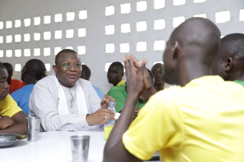 Le ministre de la Communication, Amadou Coulibaly, a eu une séance enrichissante avec les jeunes. (Ph: Dr)
