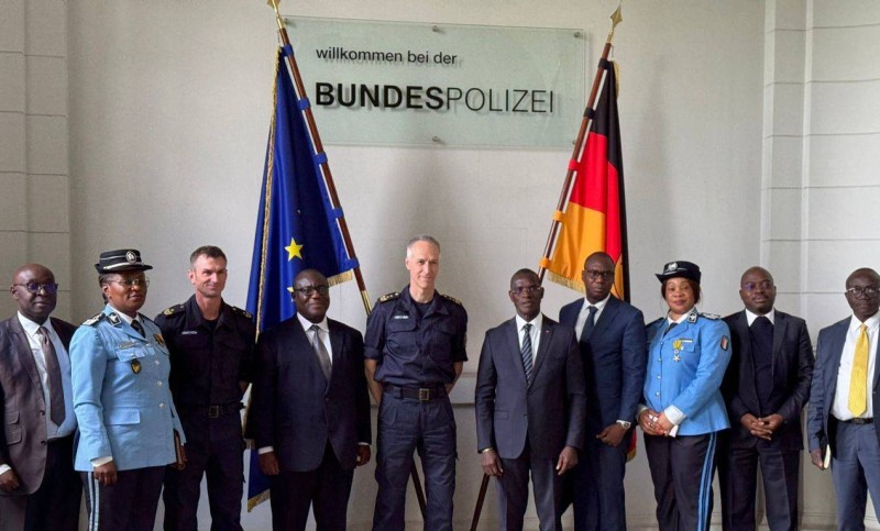 




Le Ministre de l’Intérieur et de la Sécurité, le Général de corps d’armée Vagondo Diomandé en Allemagne du 17 au 19 avril 2024.