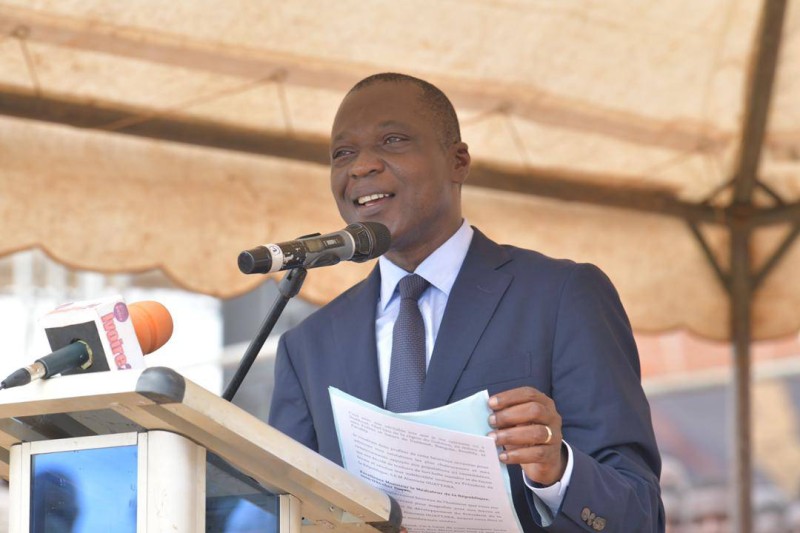 Une cérémonie de remise d’attestations de formation à 1 600 acteurs du transport routier a eu lieu, le 24 avril 2024, en présence du ministre des Transports, Amadou Koné. (Dr)