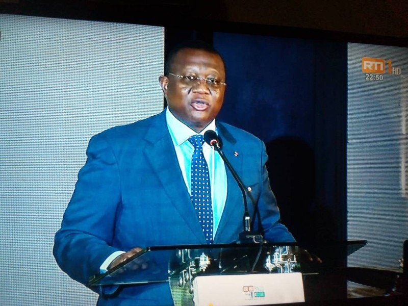Le ministre Amadou Coulibaly, représentant le Premier ministre Robert Beugré Mambé, parrain de la 25e édition des week-end des Ebony.