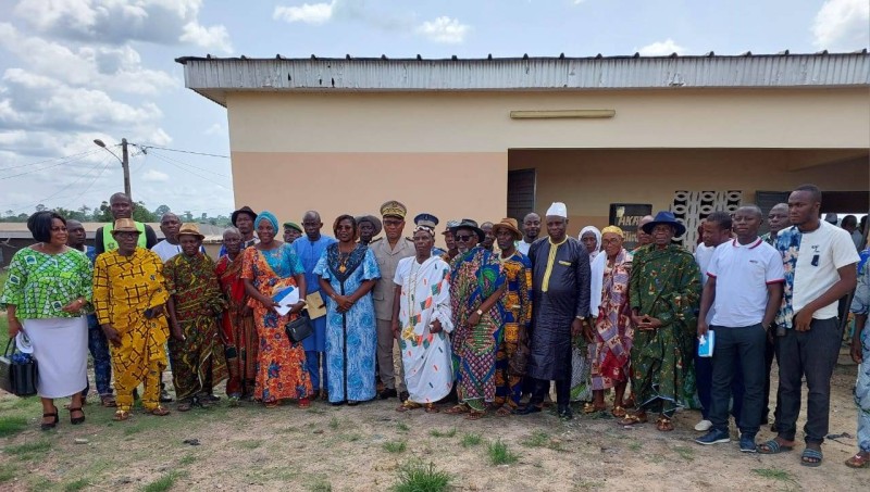 Les chefs traditionnels étaient également aux côtés des promoteurs de "Touka excellence". ( PHOTO DR)