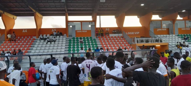 C'était la fête au Parc des Sports après la victoire de Osa. (Ph: Dr)