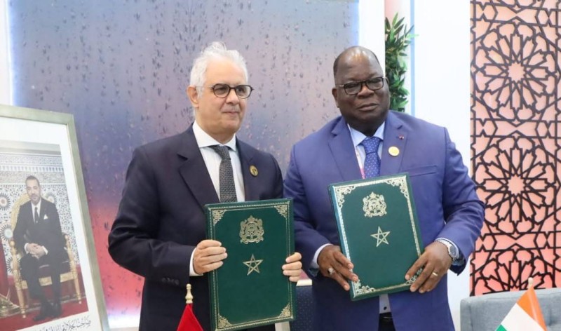 M. Nizar Baraka, Ministre de l’Équipement et de l’Eau du Maroc, et M. Laurent Tchagba, Ministre des Eaux et Forêts de la Côte d’Ivoire