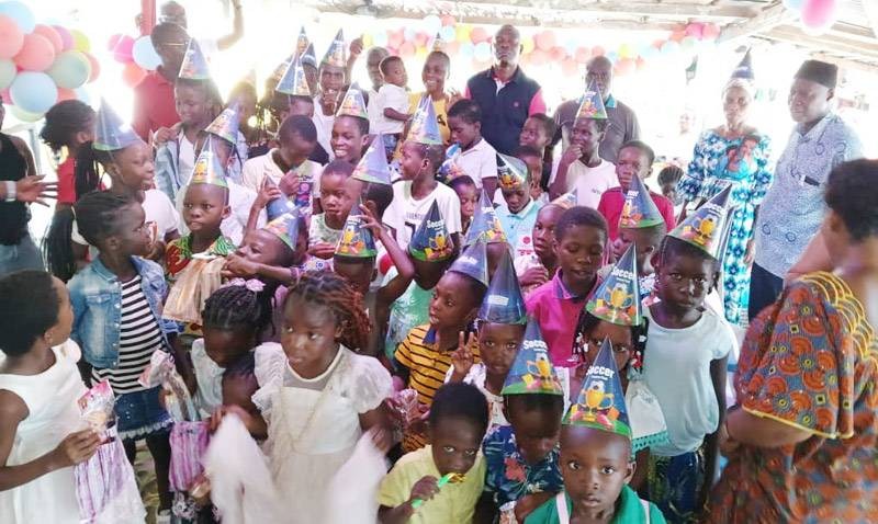 Une vue des enfants, des encadreurs et des personnes invitées à cette cérémonie. (Ph: Dr)