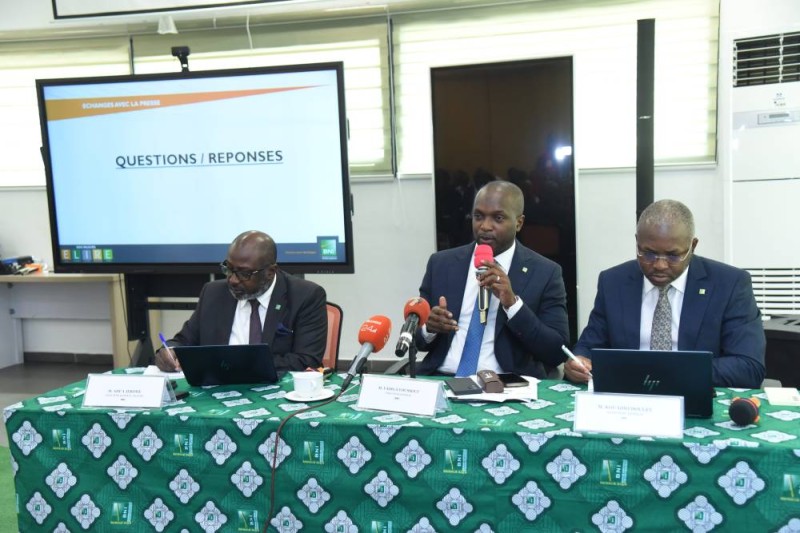 Le directeur général de la Bni (au centre) fait le bilan de l'exercice 2023. (Ph: Bavane)