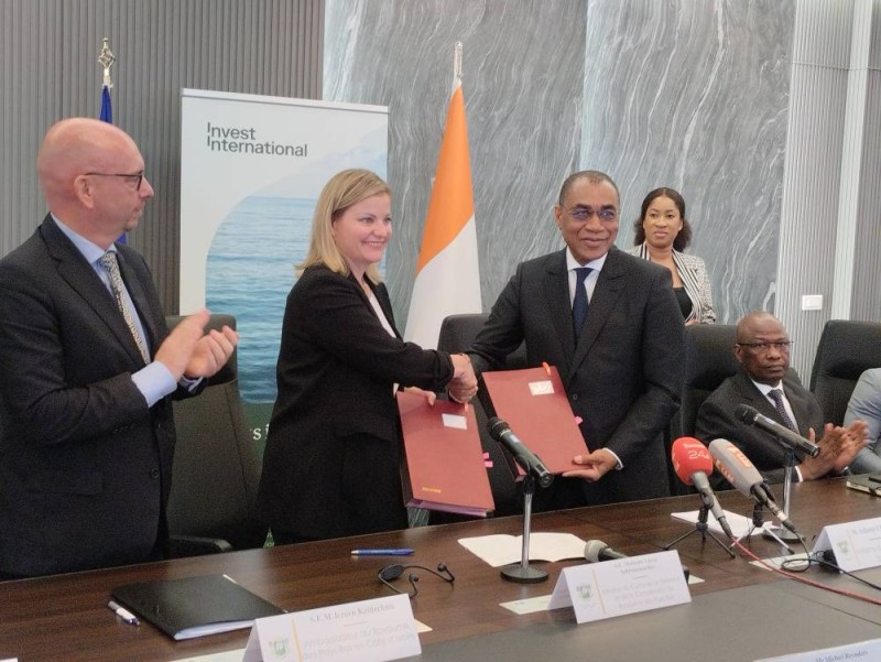 La convention de don a été signée par le ministre des Finances et du Budget, Adama Coulibaly et la ministre du Commerce extérieur et de la Coopération du Royaume des Pays-Bas, Liesje Schreinemacher. (Ph: Dr)