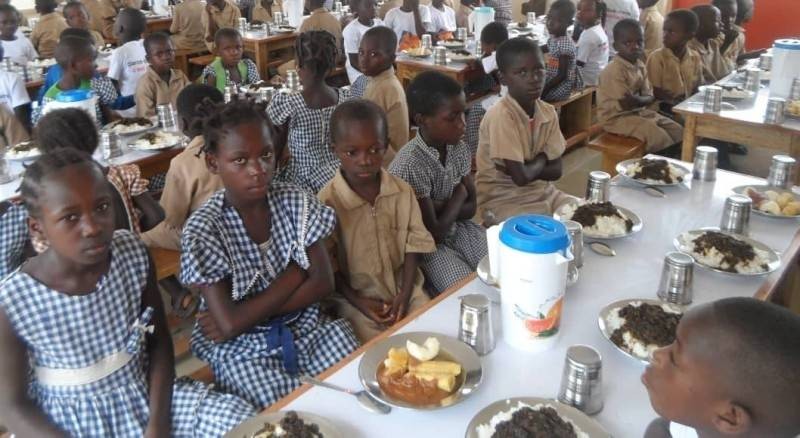 Des écoliers ivoiriens dans une cantine. (Ph:Dr)