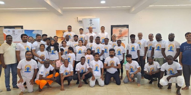 L'ambassadeur de l'Inde en Côte d'Ivoire a présidé une séance de Yoga. (DR)