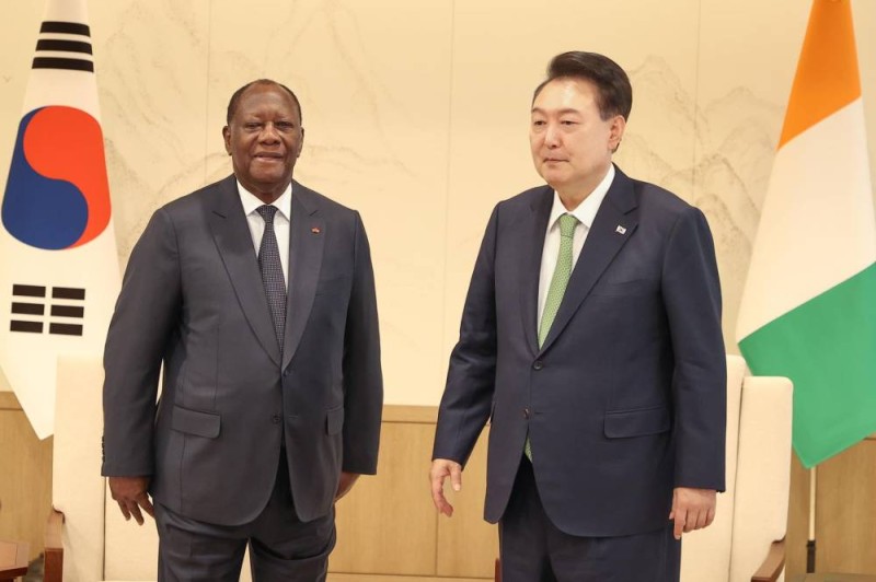 Le Chef de l’État, Alassane Ouattara et son  homologue sud-coréen. (Ph: Dr)