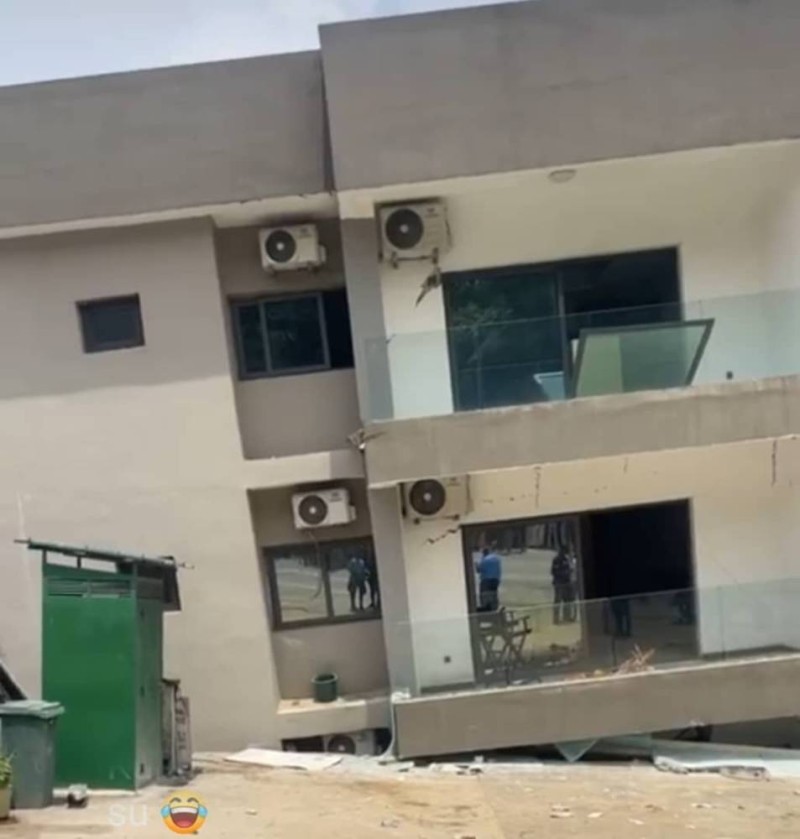 Une vue de l'immeuble affaissé. (Ph: Dr)