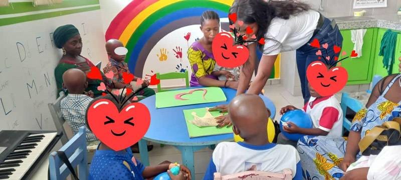 Des enfants atteints de cancer bénéficiant d’une assistance. (Ph: Dr)