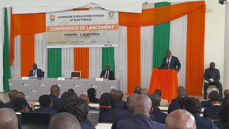 Ibrahime Coulibaly-Kuibiert, président de la Cei, a instruit les futurs énarques sur la matière électorale.