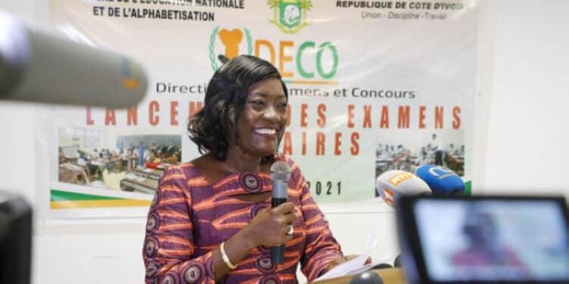 La ministre de l'Education Nationale et de l'Alphabétisation, Professeur Mariatou Koné