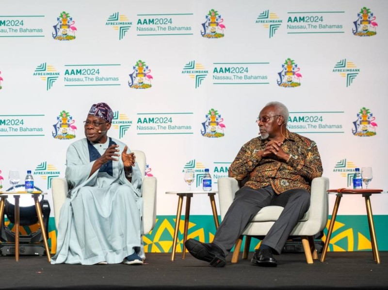 Le chef Obasanjo, ancien président de la République fédérale du Nigeria et l'honorable Percival Noel James Patterson, ancien premier ministre de la Jamaïque