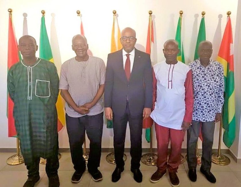 Photo de famille entre des responsables du DC/BR et de  l'AASCOT. (Ph: Dr)