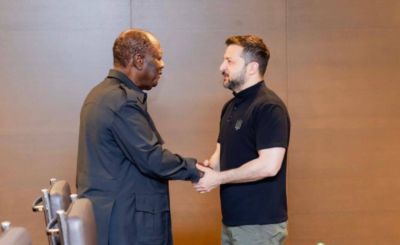 Le Président Alassane Ouattara avec le président Ukrainien.