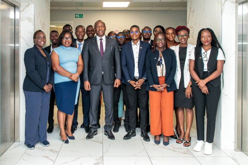 Le ministre Mamadou Touré invite ces jeunes à être les ambassadeurs de la Côte d'Ivoire aux États-Unis. (Ph: Dr)