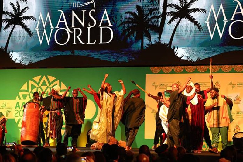 


Un spectacle célébrant l'épopée d'une Afrique rayonnante