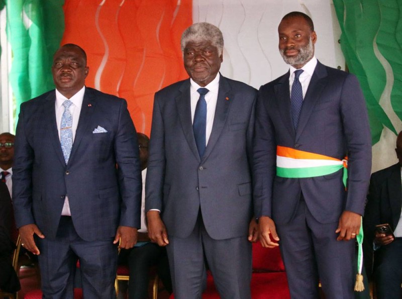 Le premier ministre (au centre) a dévoilé le progrès de l'agriculture ivoirienne (Photo Sébastien Kouassi)