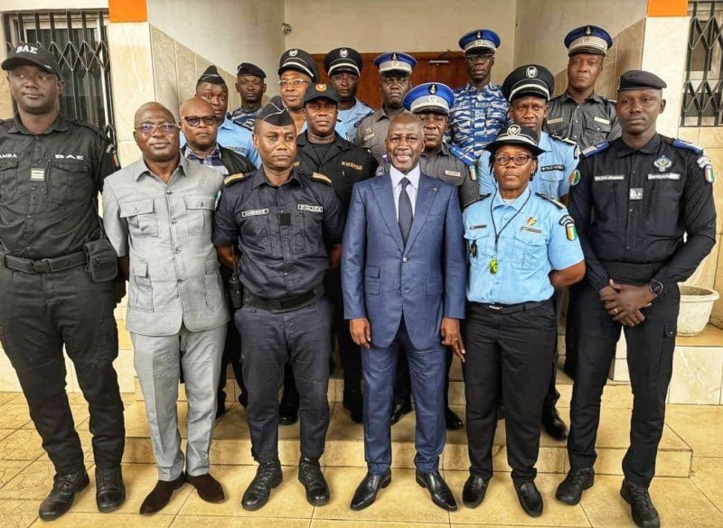 Le maire et ses ''soldats'' (Photo DR)