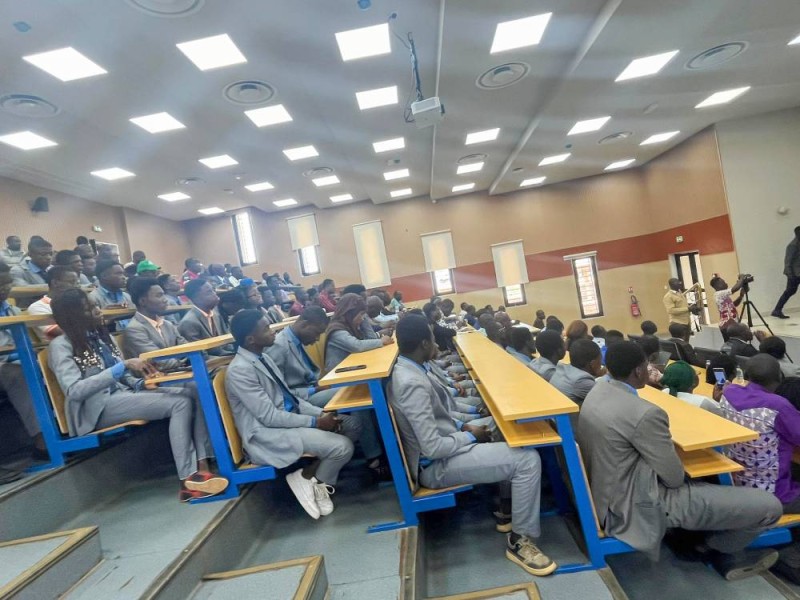 Les étudiants sont dans un amphi de l'université de Bondouko. (DR)