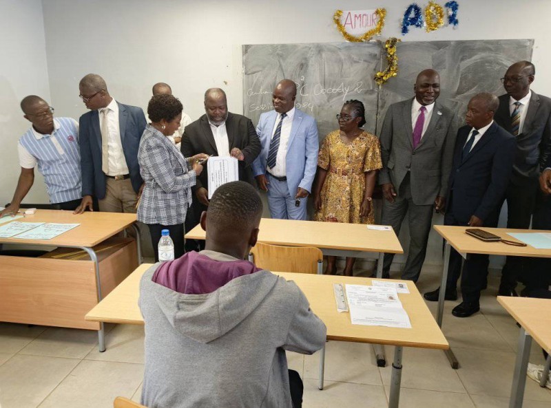 Au nom du ministre, le directeur de cabinet adjoint a procédé au lancement des épreuves. (DR)