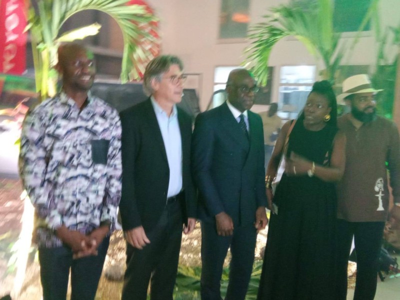 M. Coné Dioman (au centre) salue l'avènement de ce véhicule (DR)