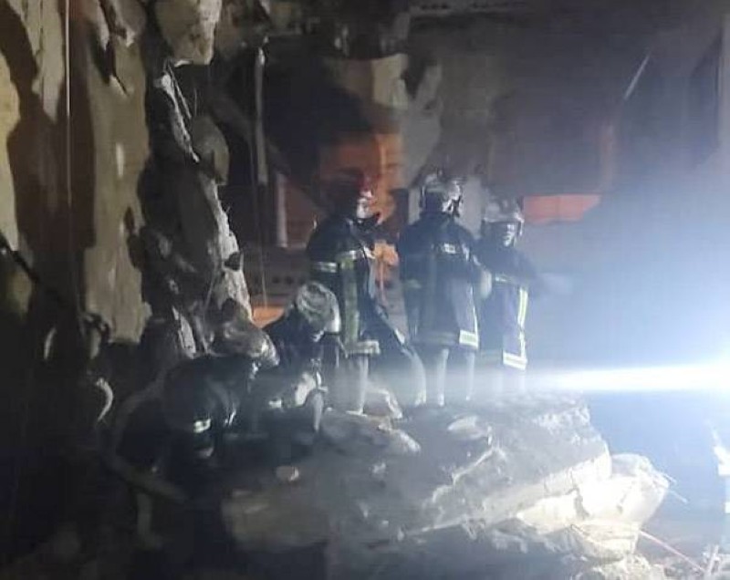 Les pompiers sur le lieu du drame pour trouver d'éventuelles victimes. (Ph: Dr)