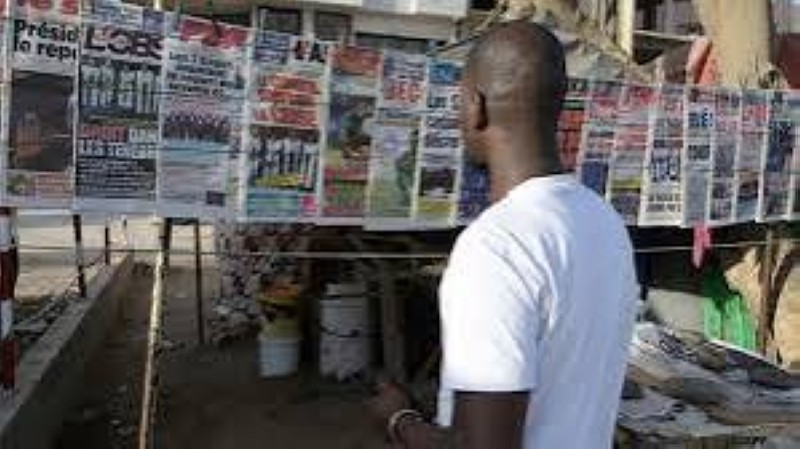 Le gouvernement sénégalais tente l'apaisement avec les médias après la journée sans médias. © SEYLLOU / AFP