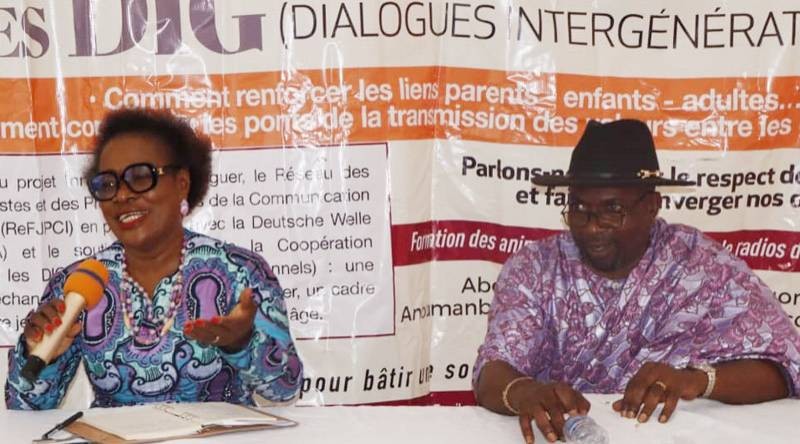 Agnès Kraidy (à gauche), présidente du ReFJPCI, a animé un panel. (Ph: Dr) 
