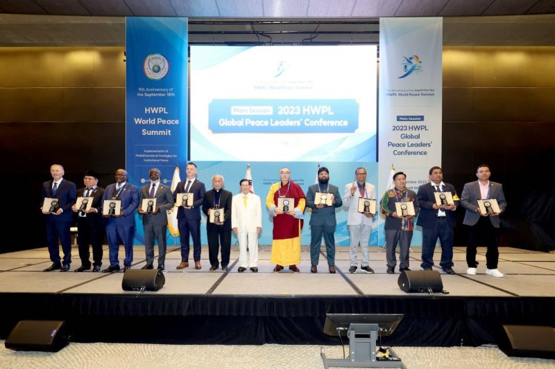 Photo de groupe Cérémonie d'Award pour la paix d'HWPL 18.09.23