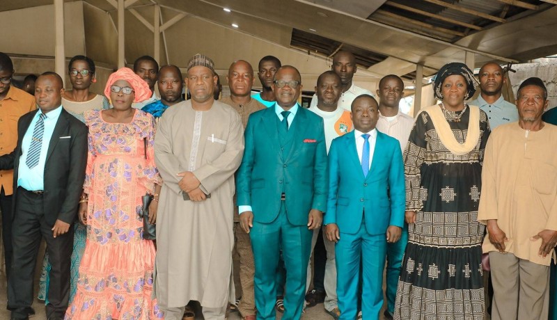Photo de famille au premier jour de l'atelier national