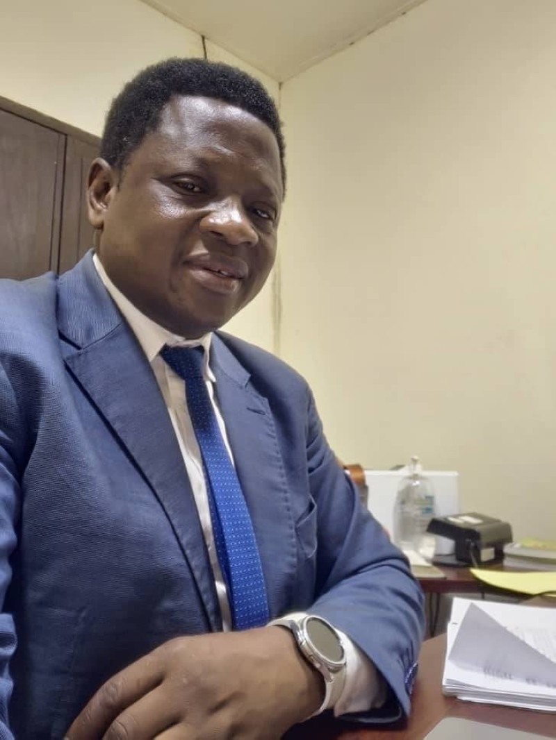Dr Emmanuel Kambiré, président de l'Edr (dr)