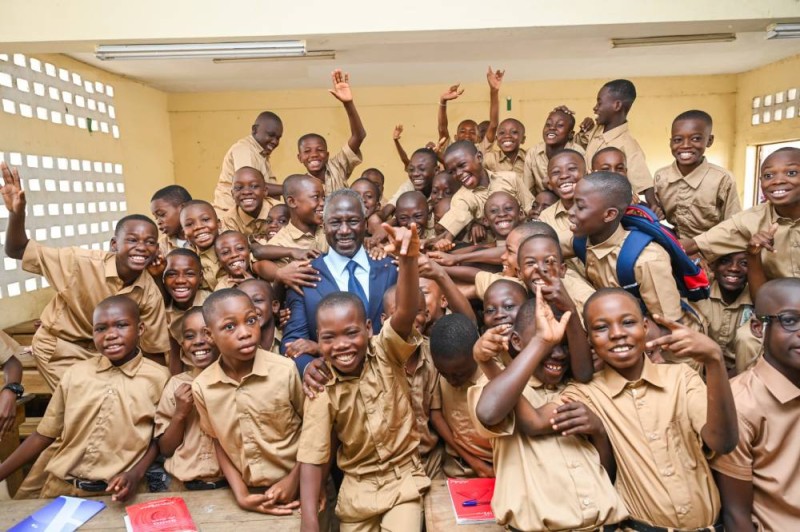Le maire Adama Bictogo a communié avec des élèves de sa commune. (Ph: Dr)