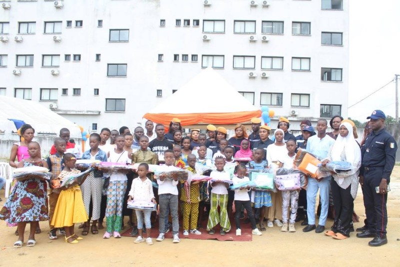 Les enfants ont exprimé leur reconnaissance aux donatrices pour les kits reçus. (Dr)