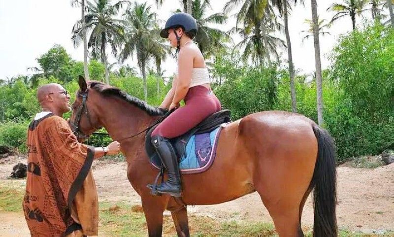 Rania Dindané, à cheval et le président de la Fie, Stéphane Ouégnin, espèrent une participation honorable de la Côte d'Ivoire à ce Morocco royal tour 2024. (Ph: Dr)