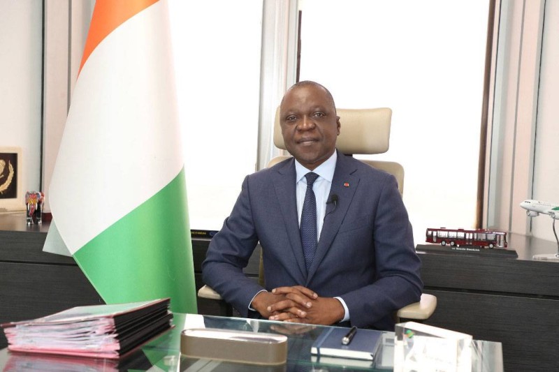 le-ministre-des-transports-amadou-kone_y52dow3805