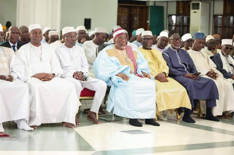Cheick Ousmane Diakité et les dignitaires de la communauté musulmane