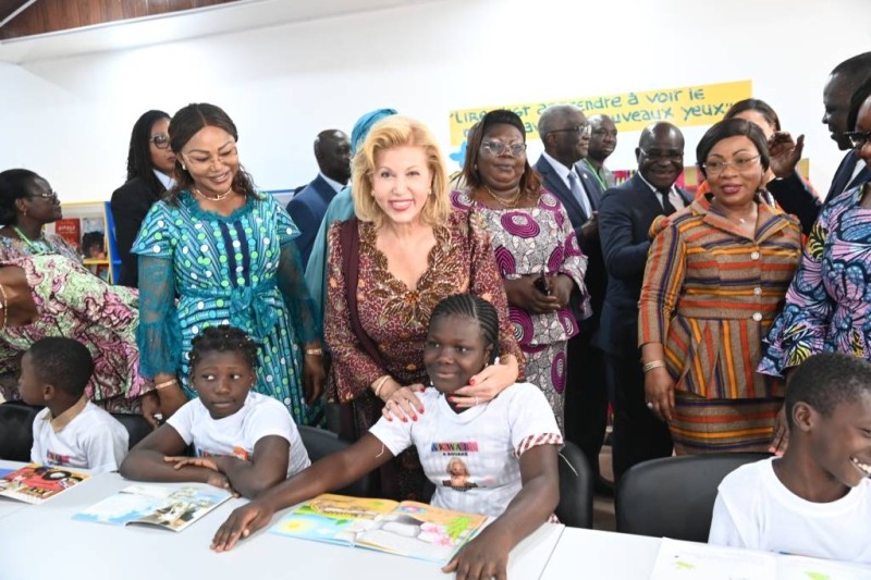 Mme Dominique Ouattara a prodigué de sages conseils aux écoliers. (Ph: Dr)