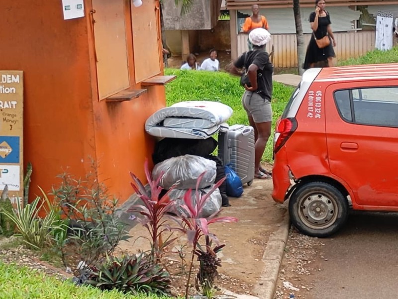 Les étudiants s'apprêtent à quitter le campus universitaire. (Ph: Ange Ehouradé)