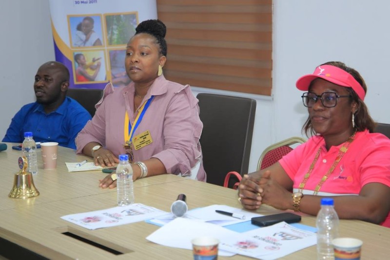 Les différents responsables de Rotary se sont mis ensemble pour combattre le cancer (Photo DR)
