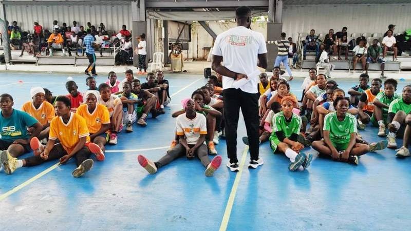 Les jeunes étaient très attentifs aux instructions du formateur. (Ph: Dr)