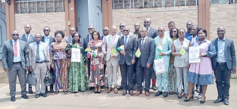 Les visiteurs togolais ont posé avec leurs hôtes du Pagds. (Ph: Dr)