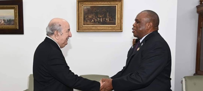 Son Excellence Abdelmadjid Tebboune, Président de la République algérienne démocratique et populaire, reçoit le Professeur Benedict Oramah, Président de la Banque africaine d'import-export (Afreximbank) lors d'une visite de courtoisie en amont du CANEX WKND 2024