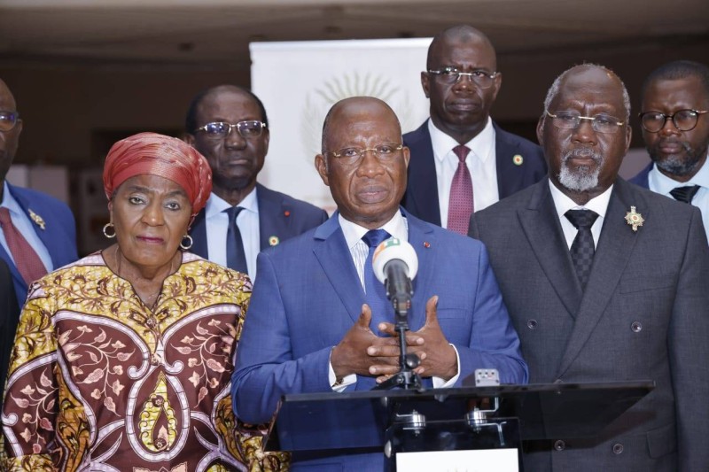Le ministre a saisi l’opportunité pour montrer l’intérêt de la Côte d’Ivoire à adopter le projet de loi et à lever toutes les inquiétudes des Sénateurs concernant l'installation de cette Banque européenne en Côte d’Ivoire. (Ph: Dr)