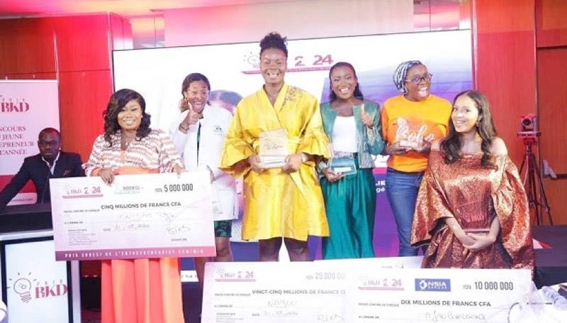 Les quatre lauréats de la 7e édition du concours du jeune entrepreneur. (Ph: Dr)