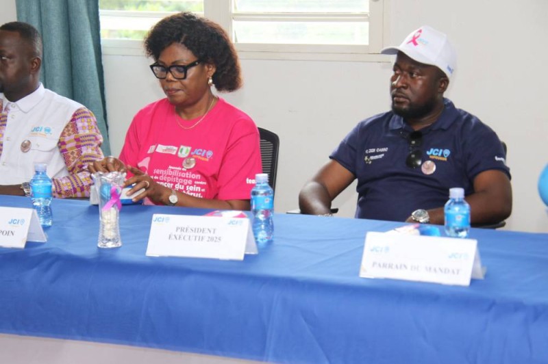 Cassio Christopher, président de la JCI Yopougon en compagnie de Papoin Pauline. (Ph: Dr)