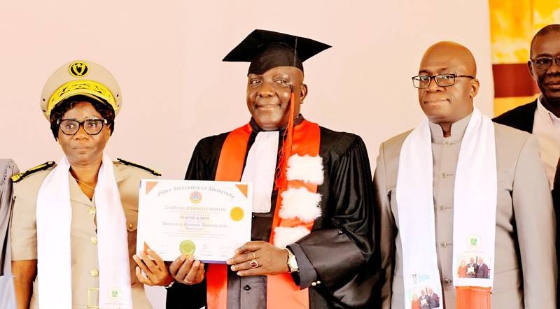 El Hadj Docteur Sermé Karim (au centre) a été célébré par les populations d'Abengourou. (Ph: Dr)