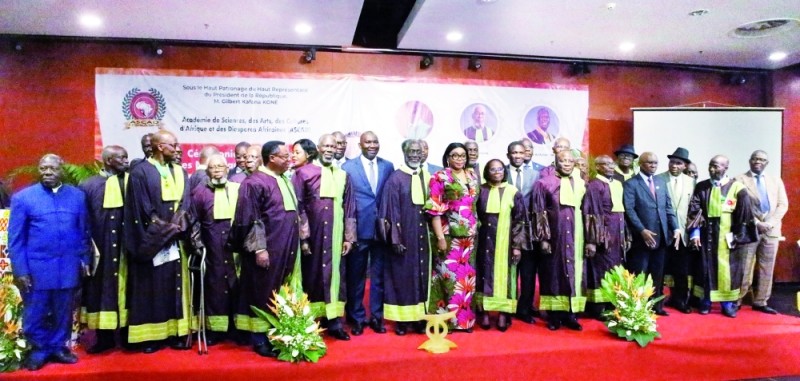 A la faveur de la cérémonie d'investiture, les nouveaux membres ont reçu l'onction de leurs pairs. (Photos: Abdoulaye Coulibaly)