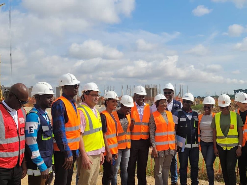 Kandia Camara satisfaite des travaux en cour dans sa commune. (DR)